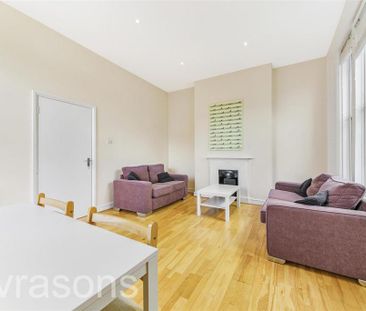 3 bedroom flat to rent - Photo 3