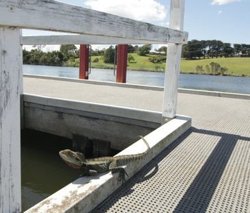 3-BEDROOM CABIN IN NICHOLSON RIVER HOLIDAY PARK - Photo 1