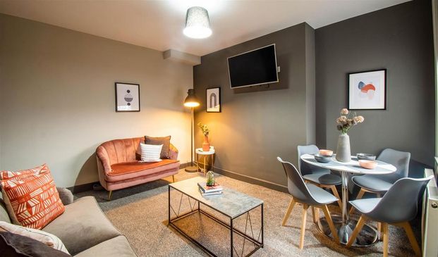 1 bedroom in a house share to rent - Photo 1