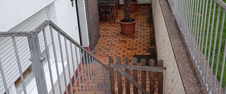 Schöne 3 Raum Souterrainwohnung mit Terrasse - Foto 1
