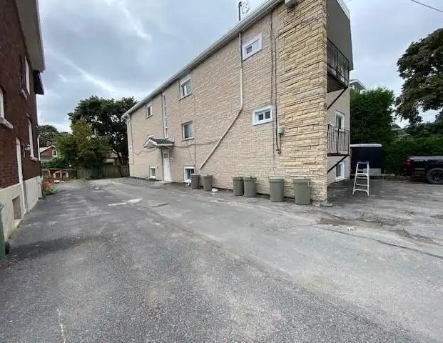 56 Dundas Street Unit 6 - 2 bed, 1 bath | 56 Dundas Street, Kingston - Photo 1