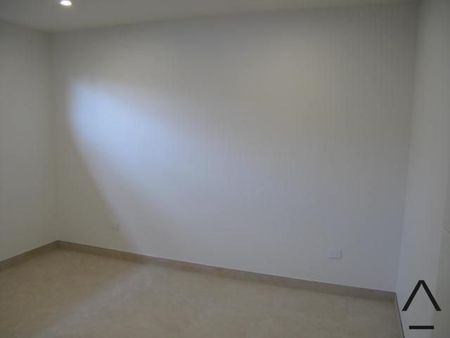 Brand-New Two Bedroom Granny Flat with Private Yard - Photo 2