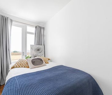 Room in a Shared Flat, Charcot House, SW15 - Photo 1