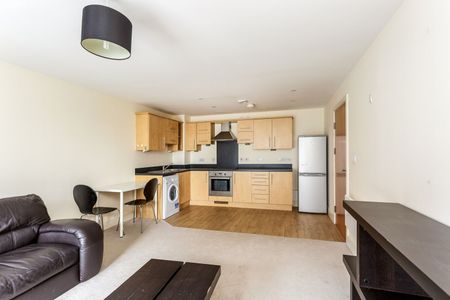 2 bedroom apartment to rent The Roundhouse, Gunwharf Quays, Portsmouth, PO1 - Photo 2