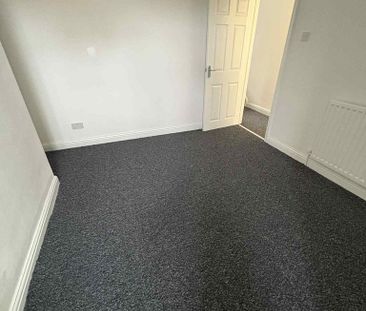 3 bedroom flat to rent - Photo 5