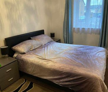 The House Martins, Cage Lane, Felixstowe, IP11 - Photo 3