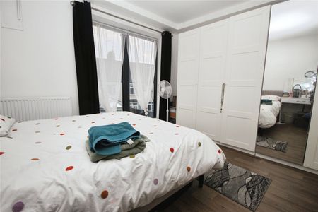 London Road, Thornton Heath, CR7 6AW - Photo 4