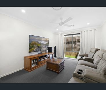 IDEAL FAMILY HOME - Photo 2