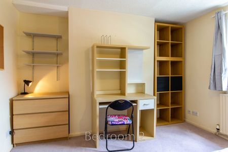 Room 1 - Photo 3