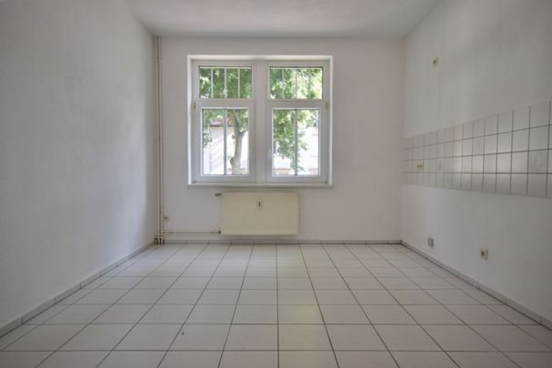 GRÜNA • 5 Zimmer • SONNIG • 2 Tageslichtbäder • Laminat • ruhige idyllische Lage in grüner Umgebung - Photo 1