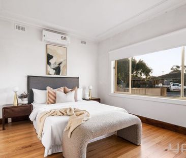 Sophisticated Charm, South Side Werribee - A Rare Find! - Photo 6