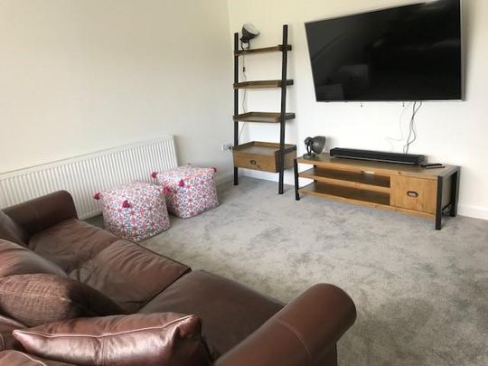 4 bedroom detached house to rent - Photo 1