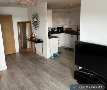 2 bedroom flat to rent - Photo 2