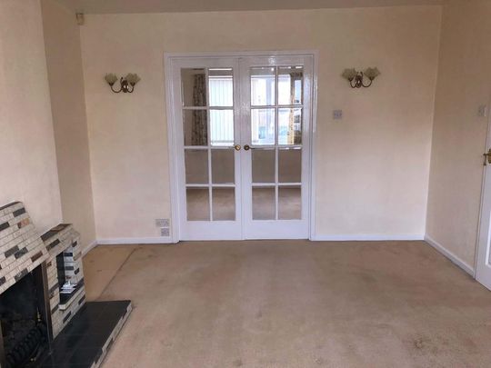 3 bedroom semi-detached house to rent - Photo 1