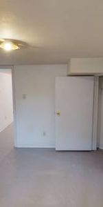 BATHURST ST & QUEEN ST W - ONE BEDROOM (ID#221B1) - Photo 3