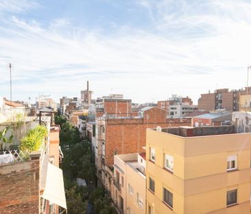 Carrer de Galileu, Barcelona, Catalonia 08014 - Photo 4