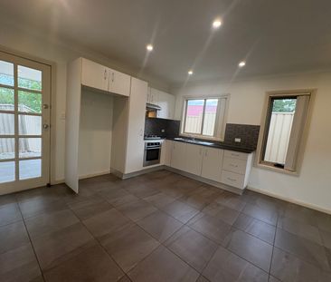 Modern & Spacious 2-Bedroom Granny Flat in Prime St Marys Location - Photo 2