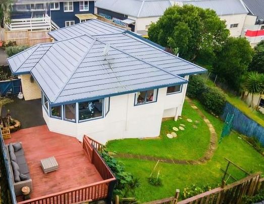 Charming 3BR Home in West Harbour - Photo 1