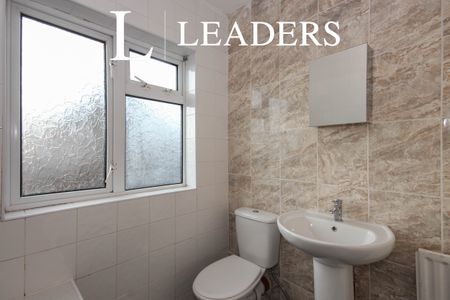 3 bedroom house to rent Trinity Walk, CV11 - Photo 4