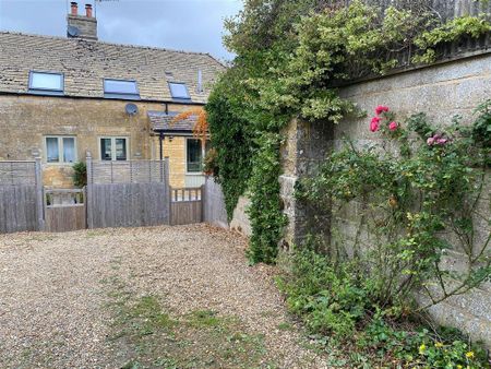 2 bedroom terraced house to rent - Photo 4