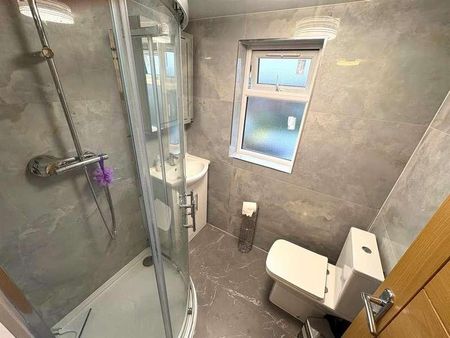 All Bills Included, First Floor, Two Bed Duplex Maisonette, Little Bushey Lane, Bushey, WD23 - Photo 5