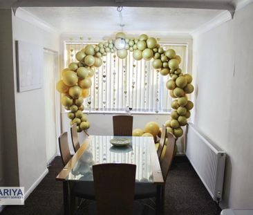 3 bedroom detached house to rent - Photo 3