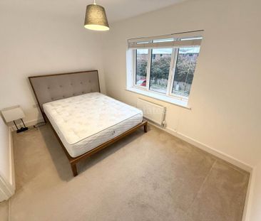 4 bedroom townhouse to rent - Photo 5