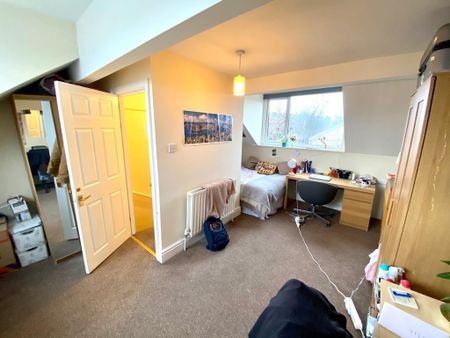 4 bedroom terraced house to rent - Photo 4