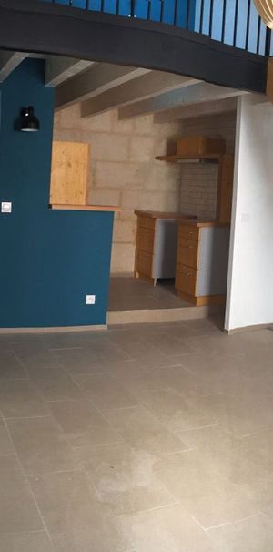 Arles centre au 1er étage studio de 33m² plus mezzanine, - Photo 1