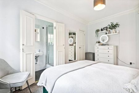 3 bedroom apartment to rent - Photo 2