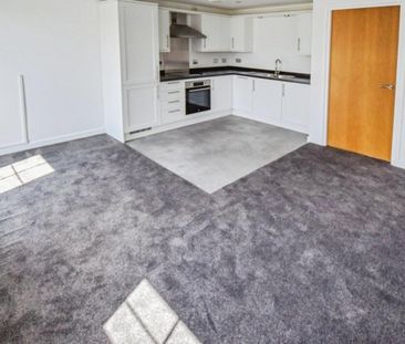 2 bedroom Flat To Let - Photo 5