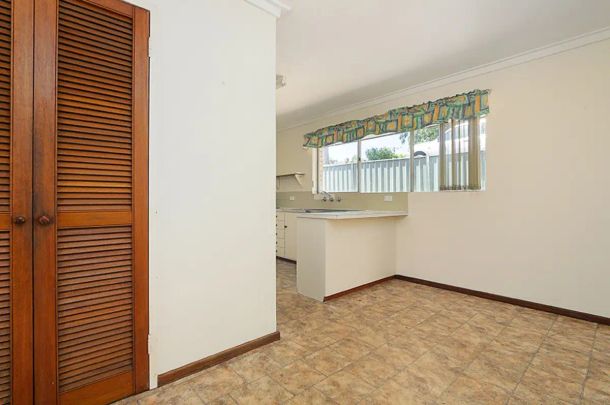 12 Camborne Way, Thornlie WA 6108 - Photo 1