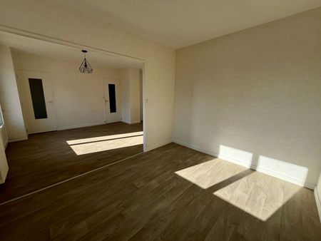 Location Appartement 4 pièces 80m² - Photo 2