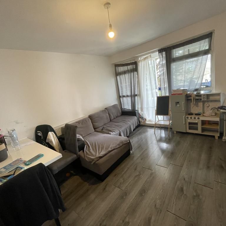 2 bedroom flat to rent - Photo 1