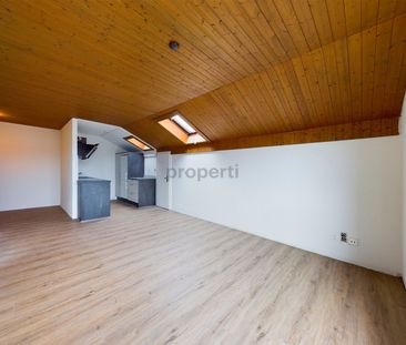 Helle Räume, offene Küche und Parkplatz inklusive - Foto 2