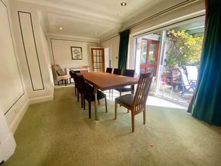 4 bedroom detached house to rent - Photo 2