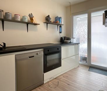 Gunstig gelegen appartement met twee slaapkamers, terras, tuin en a... - Photo 6