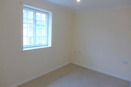 1 bedroom retirement property to rent - Photo 5