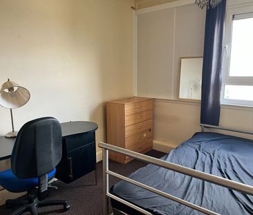 Room in a Shared Flat, Duffield Court, M15 - Photo 1