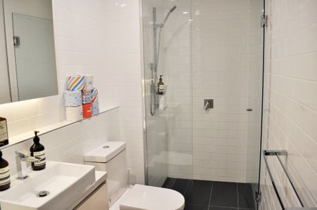 Style, Class & Sophistication! - Photo 5