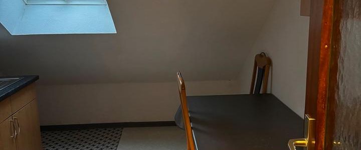 1,5-Zimmer-Dachgeschosswohnung - Photo 1