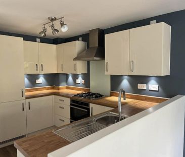 3 bedroom terraced house to rent - Photo 6