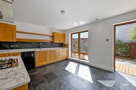 3 bedroom terraced house to rent - Photo 3
