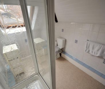 2 bedroom Flat To Let - Photo 5