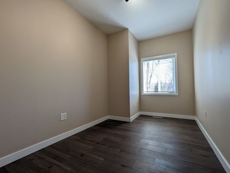 For Lease - 46 Valley Road, Whitchurch-Stouffville, Ontario - Photo 2