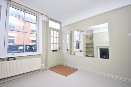2 bedroom terraced house to rent - Photo 2