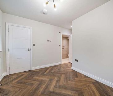 London, SE8 - Photo 3