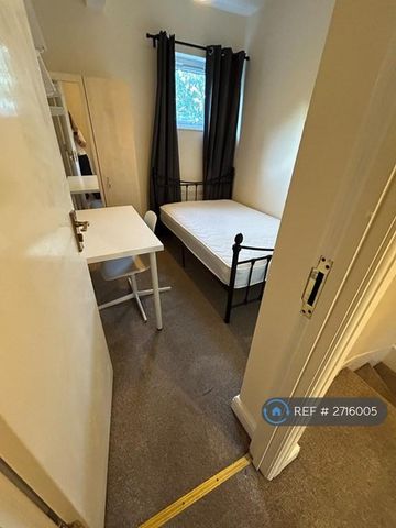 5 bedroom terraced house to rent - Photo 5