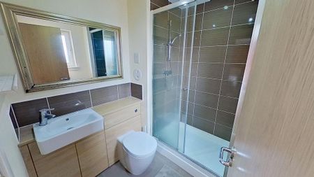 3 bedroom flat to rent - Photo 4