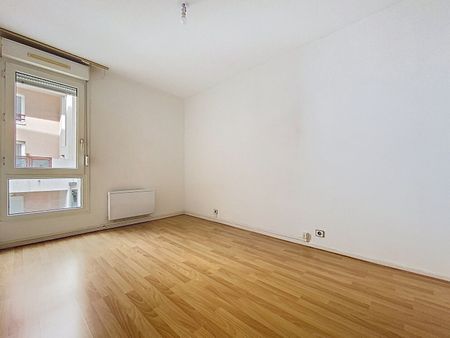 Appartement à louer - EPERNAY HYPER CENTRE-VILLE - Appartement 3 pièces - Photo 2